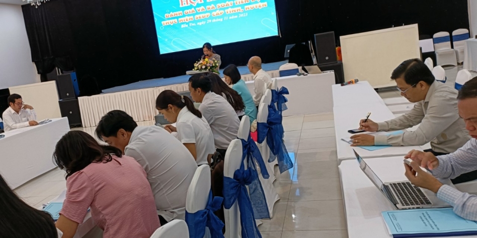 Hội thảo đánh giá và rà soát tiến độ thực hiện  Kế hoạch phát triên Kinh tế -Xã hội (SEDP) cấp tỉnh, huyện