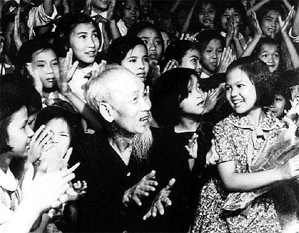 Chủ tịch Hồ Chí Minh trong trái tim nhân loại 