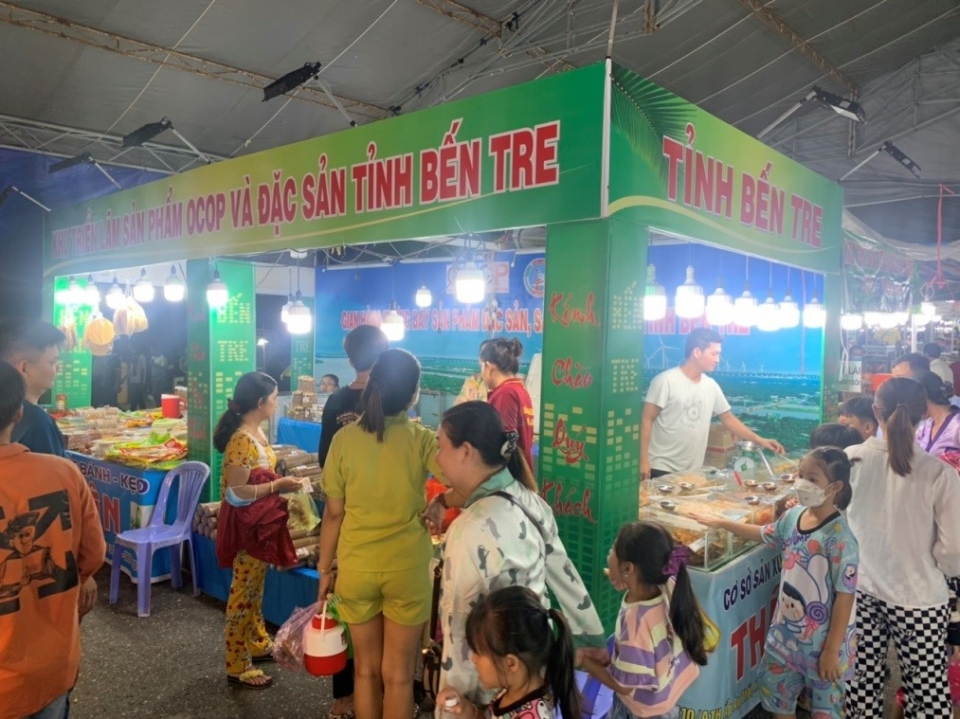 Quảng bá sản phẩm Bến Tre tại Hội chợ Công thương  vùng đồng bằng sông Cửu Long - An Giang 2023