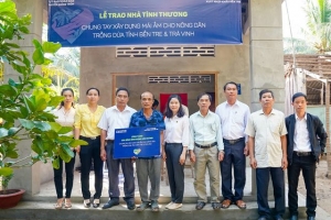 Betrimex bàn giao 10 căn nhà tình thương cho bà con trồng dừa tỉnh Bến Tre và Trà Vinh