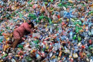 Nikkei Asian Review: Người tiêu dùng châu Á phải đi đầu trong việc nói không với bao bì nhựa