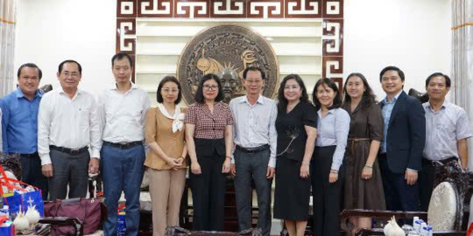 Lãnh đạo tỉnh Bến Tre làm việc với Đoàn công tác Bộ Ngoại giao về thúc đẩy hợp tác và hỗ trợ doanh nghiệp xuất khẩu