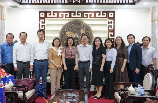 Lãnh đạo tỉnh Bến Tre làm việc với Đoàn công tác Bộ Ngoại giao về thúc đẩy hợp tác và hỗ trợ doanh nghiệp xuất khẩu
