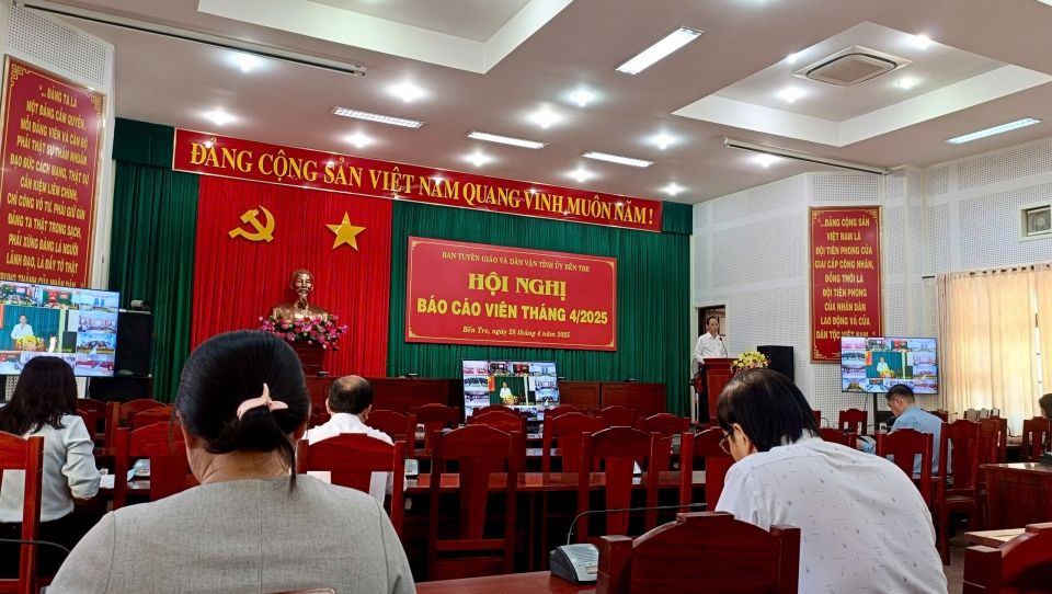 Hội nghị Báo cáo viên tháng 4/2025