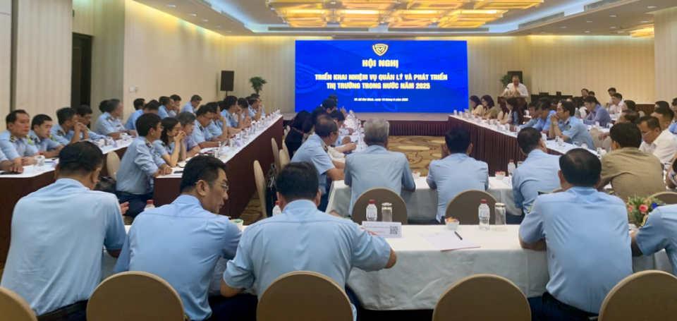 Hội nghị triển khai nhiệm vụ quản lý và phát triển thị trường trong nước năm 2025