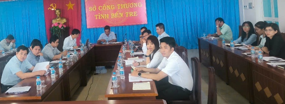 Họp trình bày báo cáo kết quả thực hiện và chạy demo phần mềm nâng cấp sàn Thương mại điện tử Bến Tre thuộc Dự án Nâng cấp sàn thương mại  điện tử Bến Tre (bentretrade.vn)