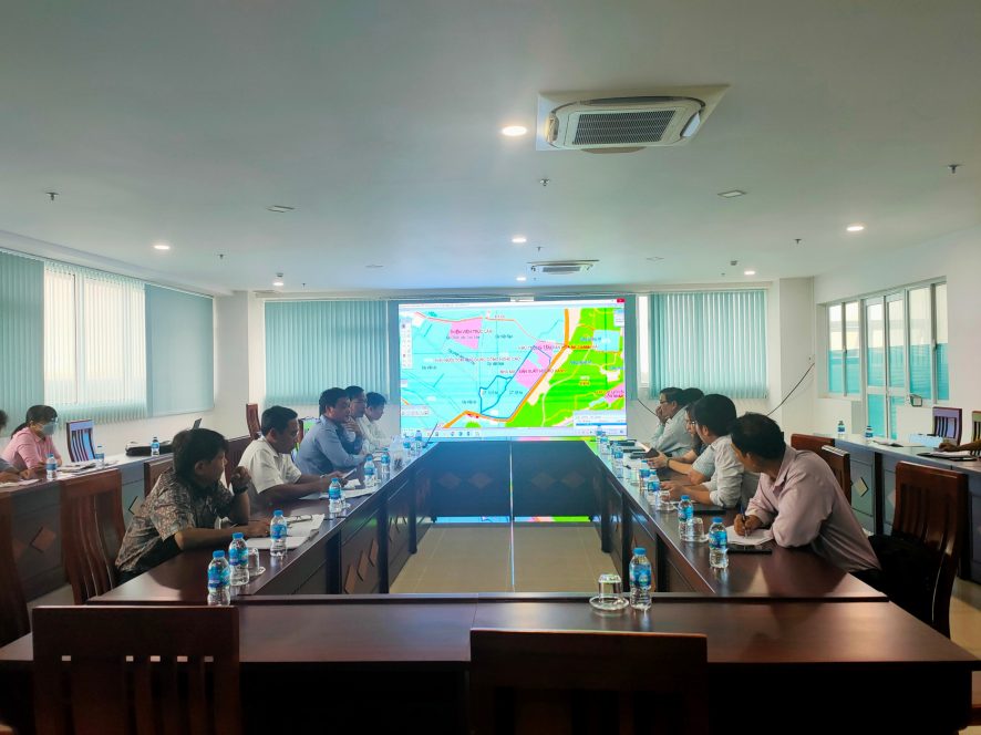Họp xem xét đề xuất dự án cụm công nghiệp năng lượng Hydro xanh tại xã Bảo Thuận, huyện Ba Tri