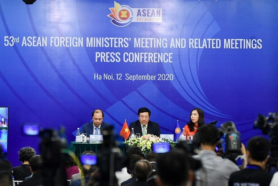 Phát huy vai trò trung tâm của ASEAN, duy trì hòa bình, ổn định