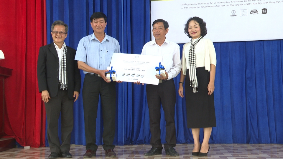 Chương trình Hành trình từ trái tim tại huyện Thạnh Phú