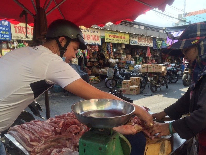 Heo loại 2 biến động giá